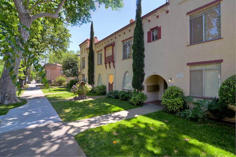 Apartment for rent at 1620-22 P St, Sacramento, CA 95814
