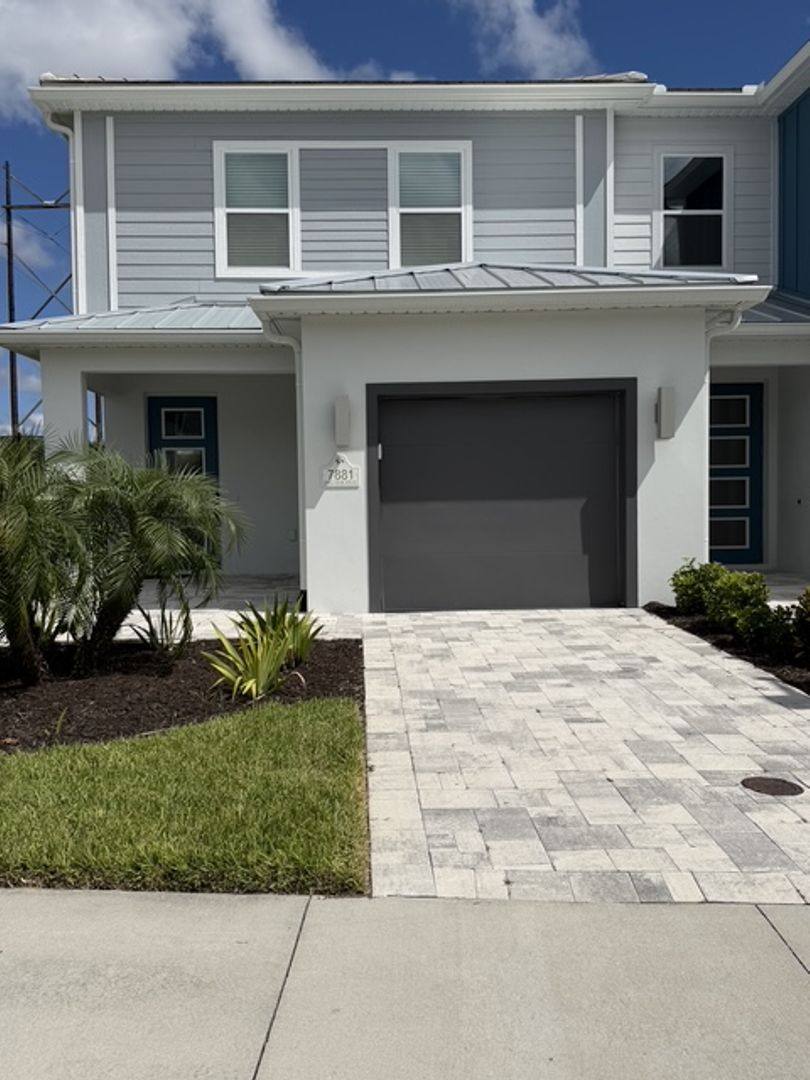 Townhouse for rent at 7881 Spectrum Dr, Kissimmee, FL 34747
