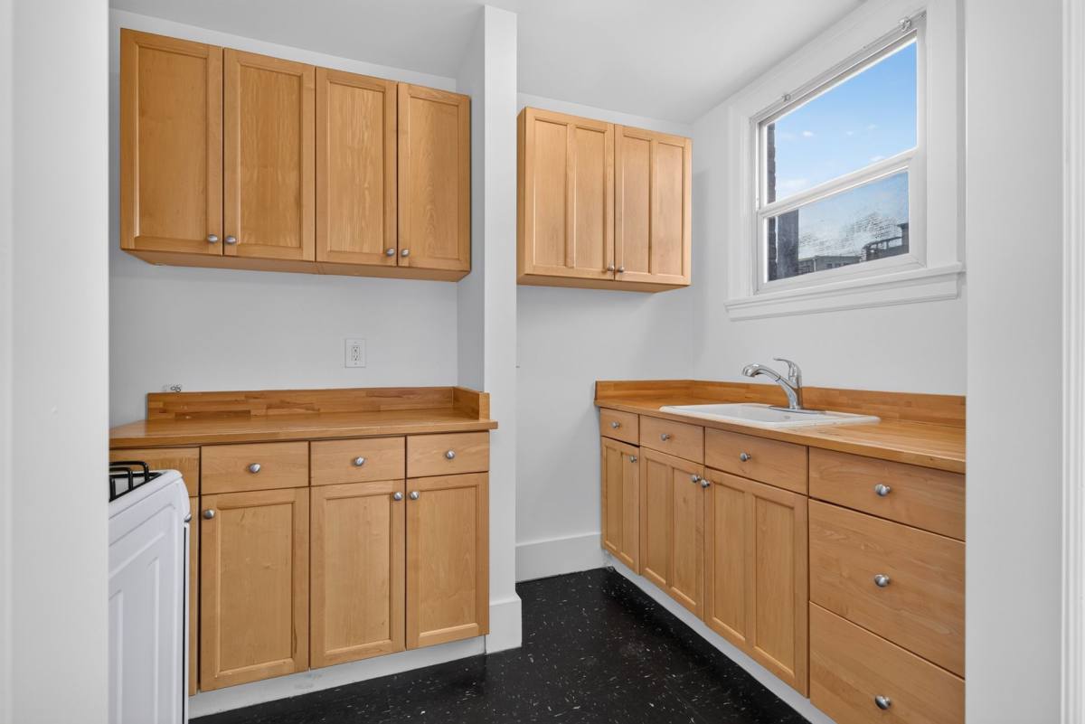 Apartment for rent at Chester, 1323 E Pine St, Seattle, WA 98122