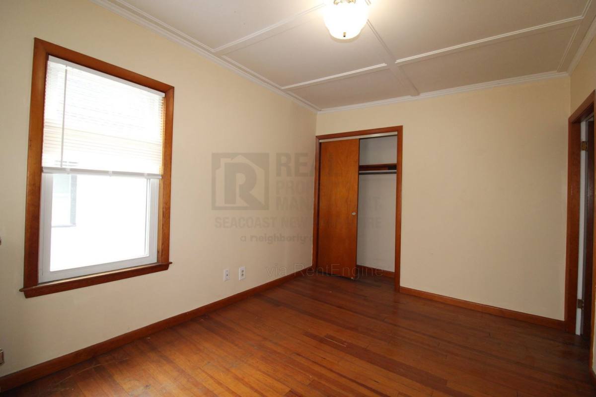 Townhouse for rent at 102 Charles St, Rochester, NH 03867