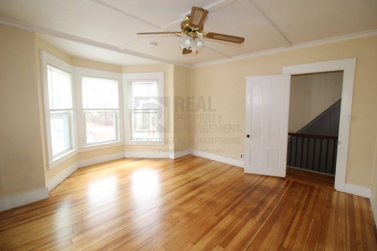 Townhouse for rent at 102 Charles St, Rochester, NH 03867