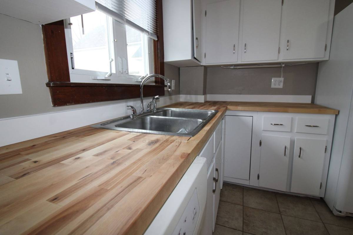 Townhouse for rent at 102 Charles St, Rochester, NH 03867