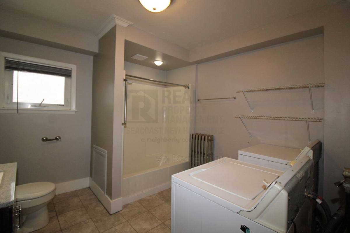 Townhouse for rent at 102 Charles St, Rochester, NH 03867