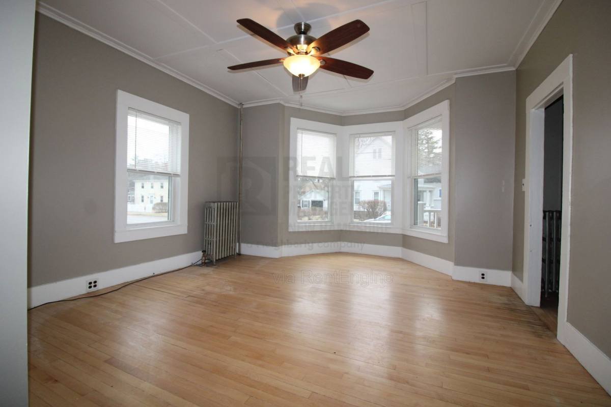 Townhouse for rent at 102 Charles St, Rochester, NH 03867