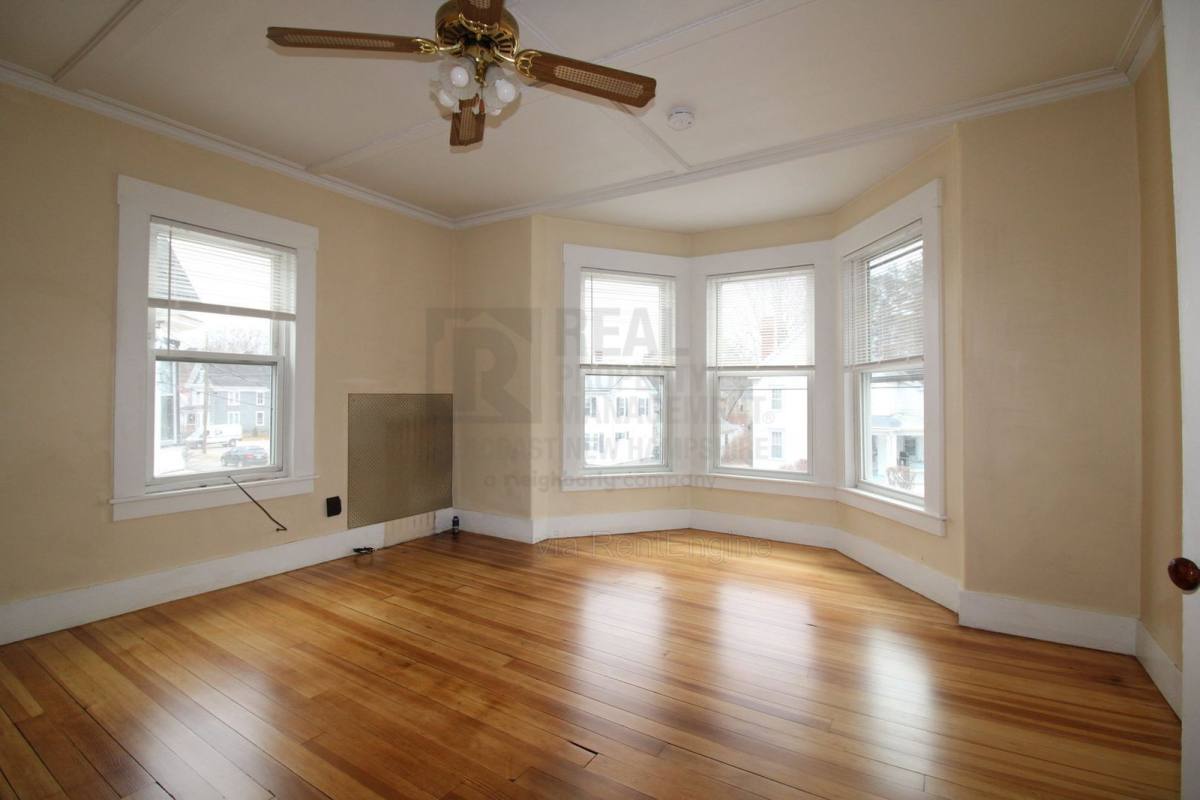 Townhouse for rent at 102 Charles St, Rochester, NH 03867