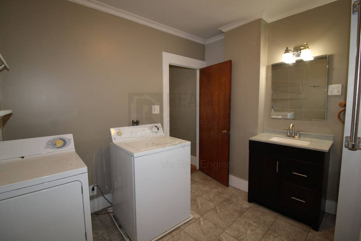 Townhouse for rent at 102 Charles St, Rochester, NH 03867
