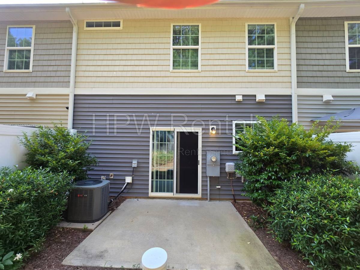 Townhouse for rent at 142 Cobalt Creek Way, Holly Springs, NC 27540