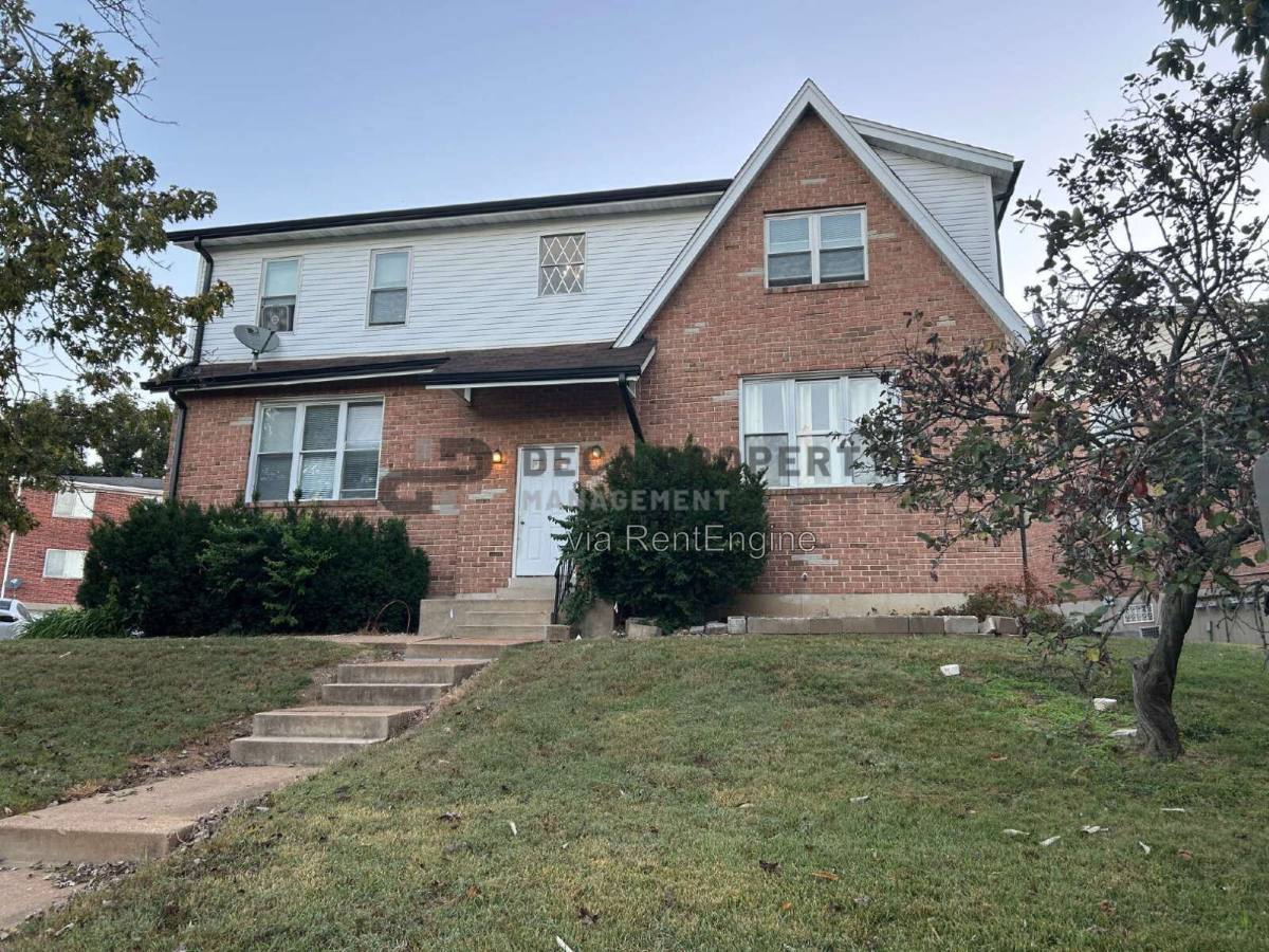 Apartment for rent at 10105 Squire Meadows Dr #B, St. Louis, MO 63123
