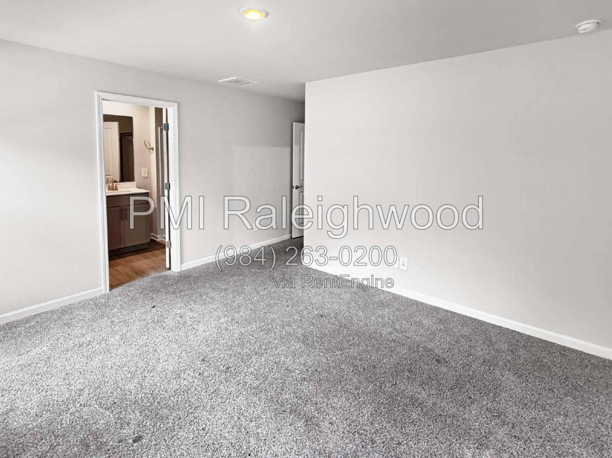 Townhouse for rent at 675 Rolling Fields Dr, Graham, NC 27253