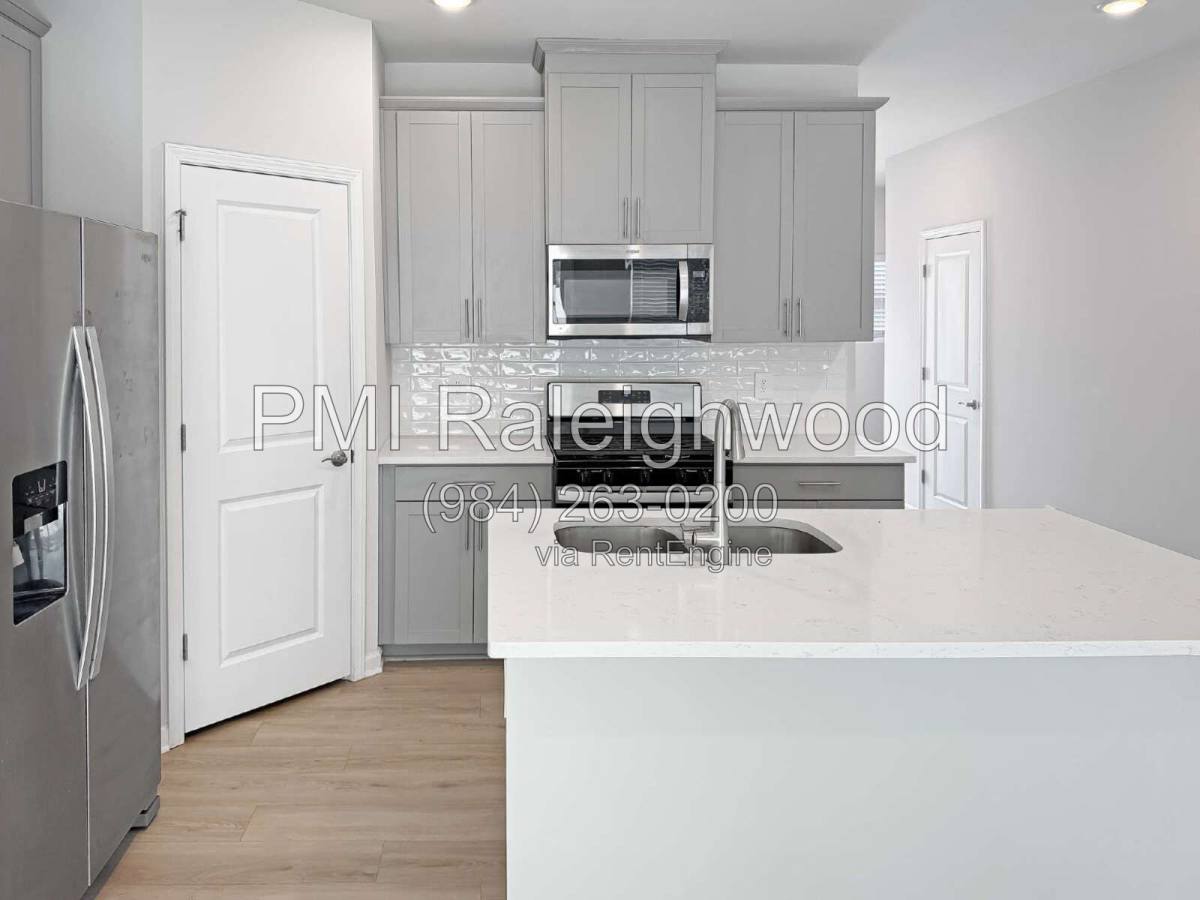 Townhouse for rent at 675 Rolling Fields Dr, Graham, NC 27253