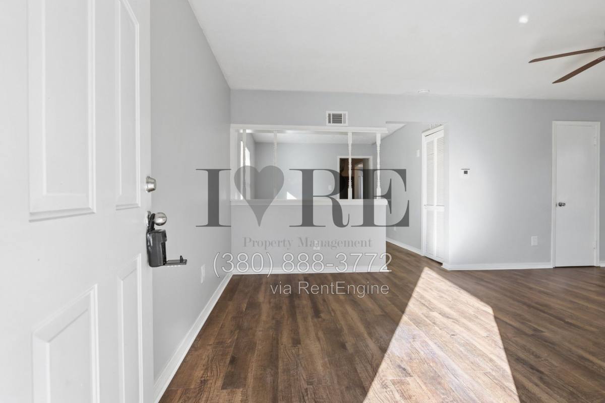 Apartment for rent at 95 Florence Ave #1, Columbus, OH 43228