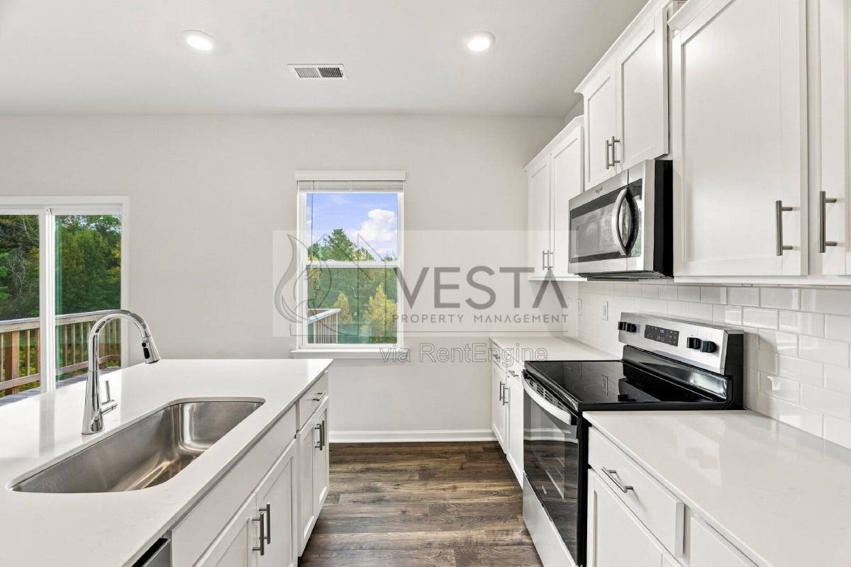 House for rent at 827 Adelston Lane, Asheville, NC 28804