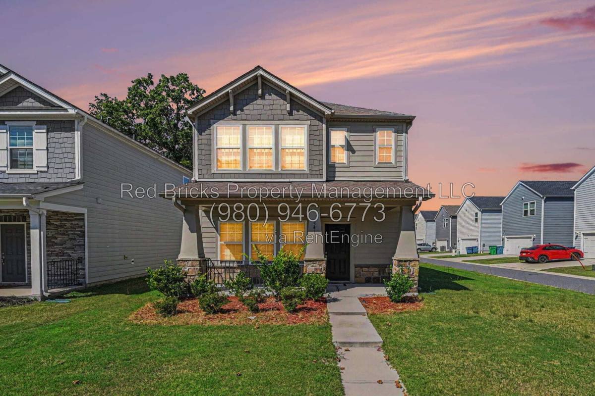 House for rent at 341 Cranford Dr, Pineville, NC 28134