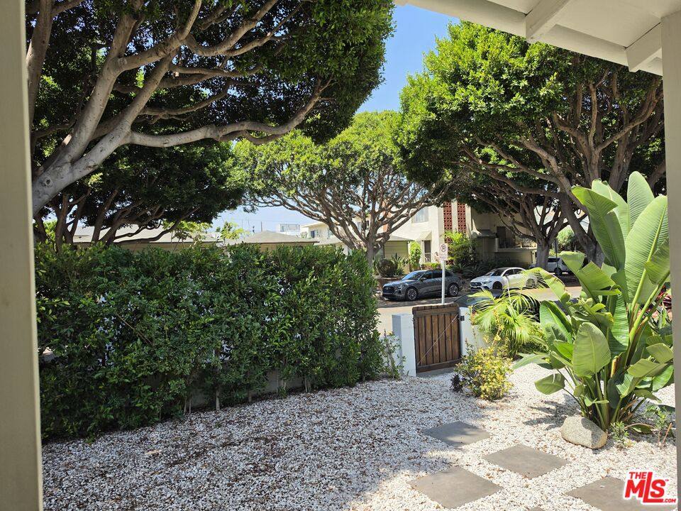 2310 Oak St, Santa Monica, CA 90405 - House for Rent - Image 1