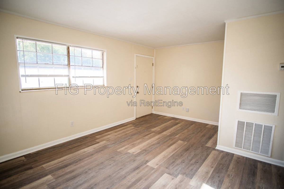 Apartment for rent at 1701 Hutchinson Ave #11, Knoxville, TN 37917