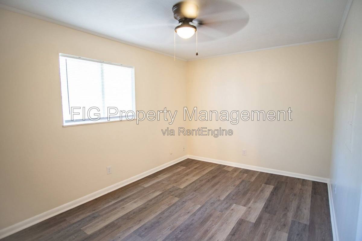Apartment for rent at 1701 Hutchinson Ave #11, Knoxville, TN 37917