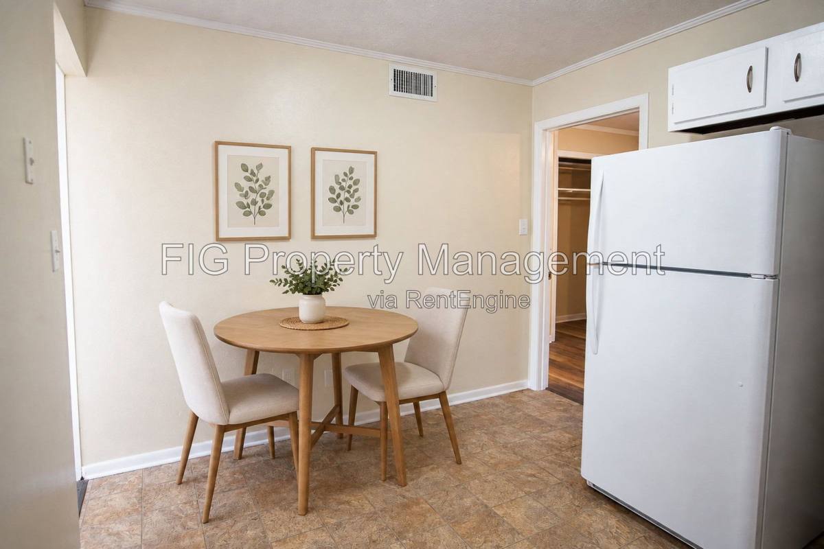 Apartment for rent at 1701 Hutchinson Ave #11, Knoxville, TN 37917
