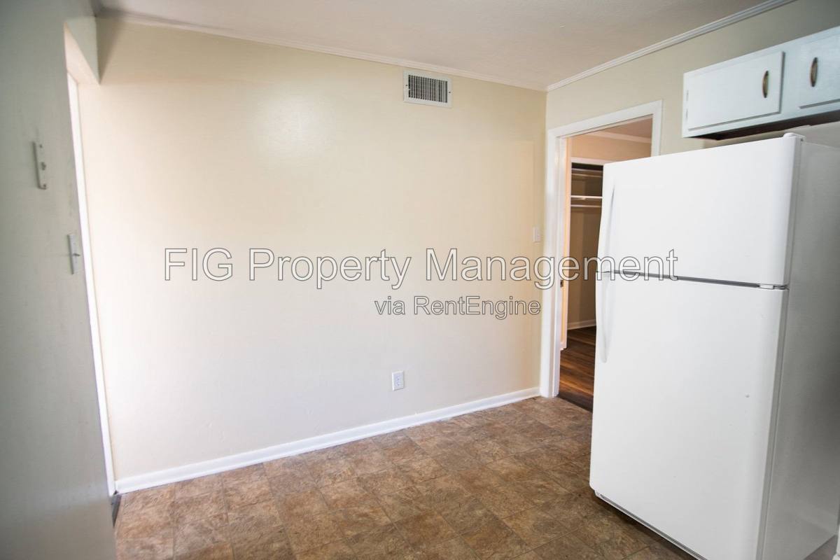 Apartment for rent at 1701 Hutchinson Ave #11, Knoxville, TN 37917