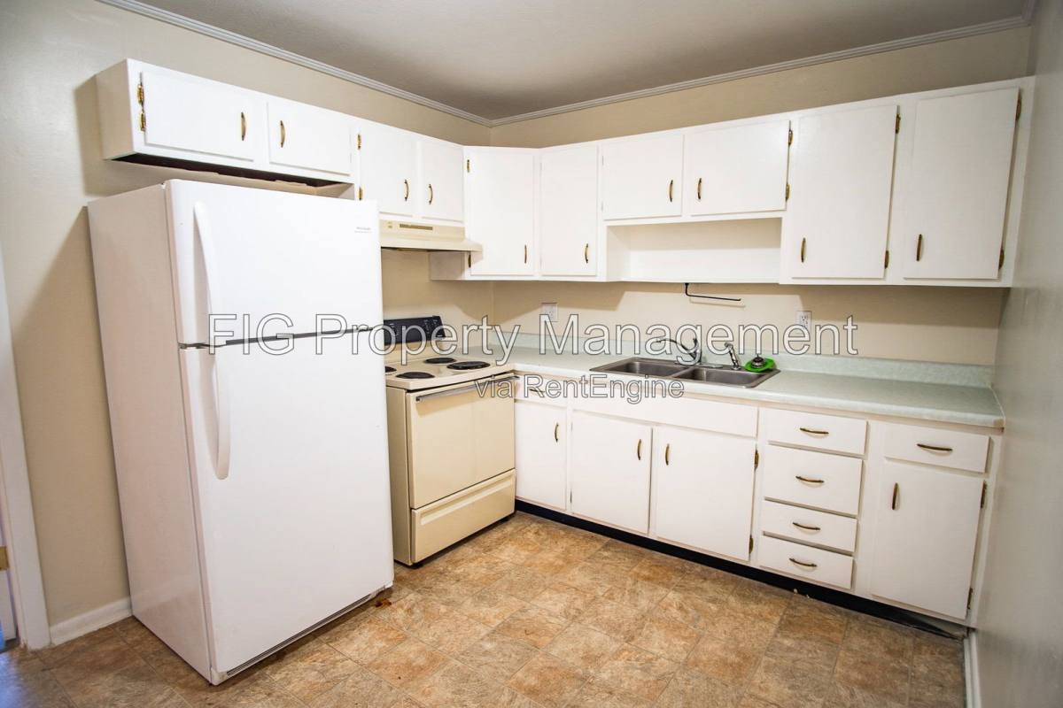 Apartment for rent at 1701 Hutchinson Ave #11, Knoxville, TN 37917