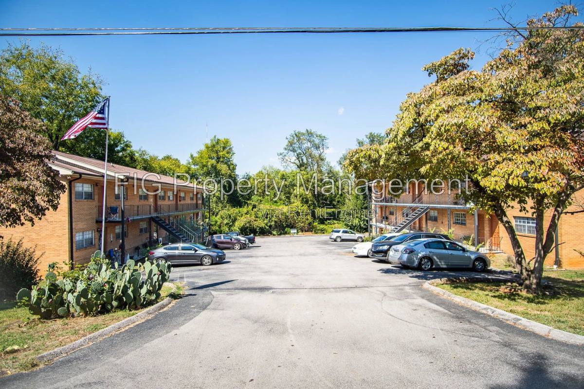 Apartment for rent at 1701 Hutchinson Ave #11, Knoxville, TN 37917
