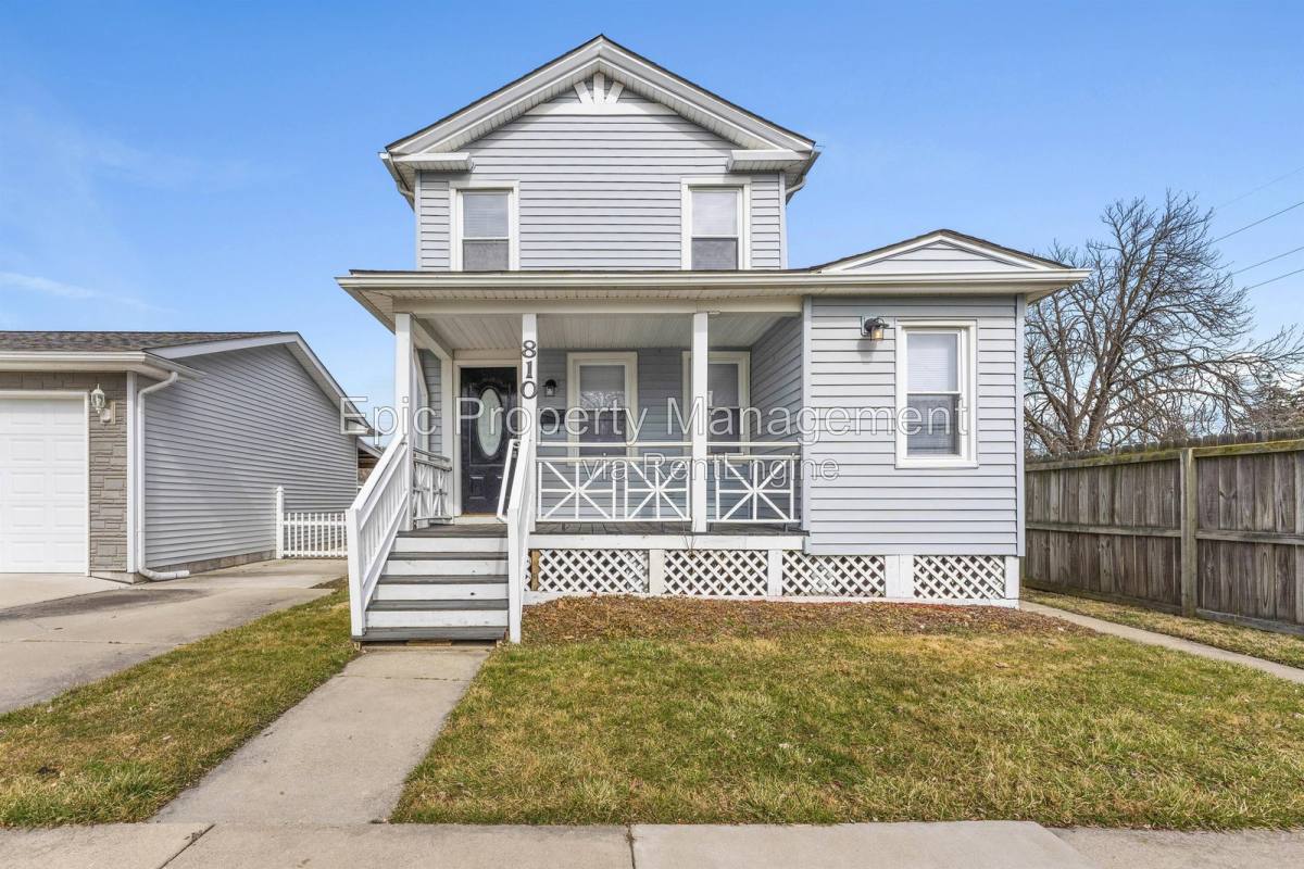 House for rent at 810 Plum St, Wyandotte, MI 48192
