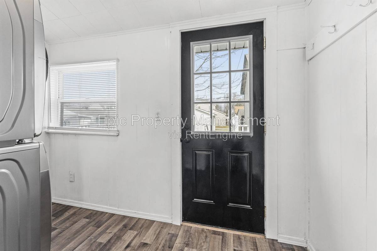 House for rent at 810 Plum St, Wyandotte, MI 48192