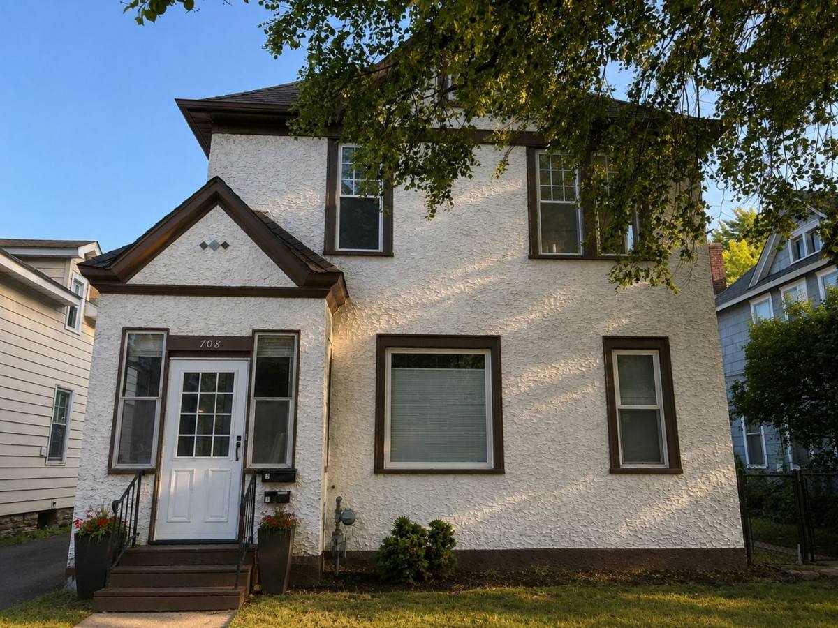 Townhouse for rent at 708 Randolph Ave #2, St. Paul, MN 55102