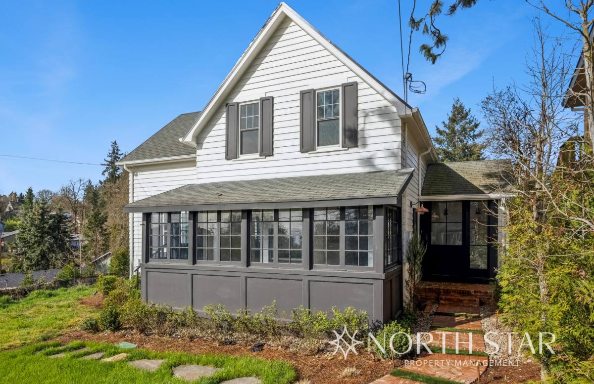 House for rent at 8143 SW 37th Ave, Portland, OR 97219