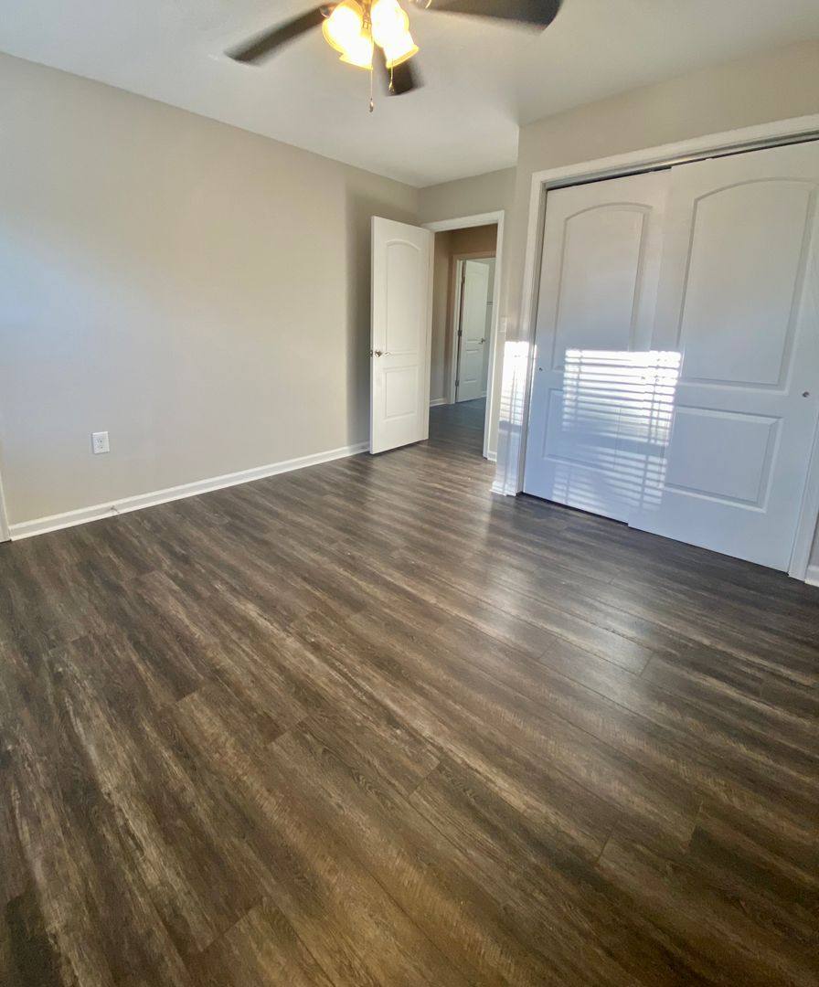 Townhouse for rent at 704 Grove St, Bedford, VA 24523