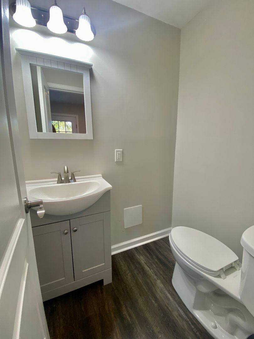 Townhouse for rent at 704 Grove St, Bedford, VA 24523