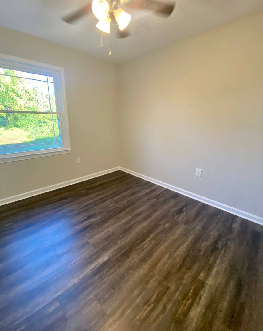 Townhouse for rent at 704 Grove St, Bedford, VA 24523