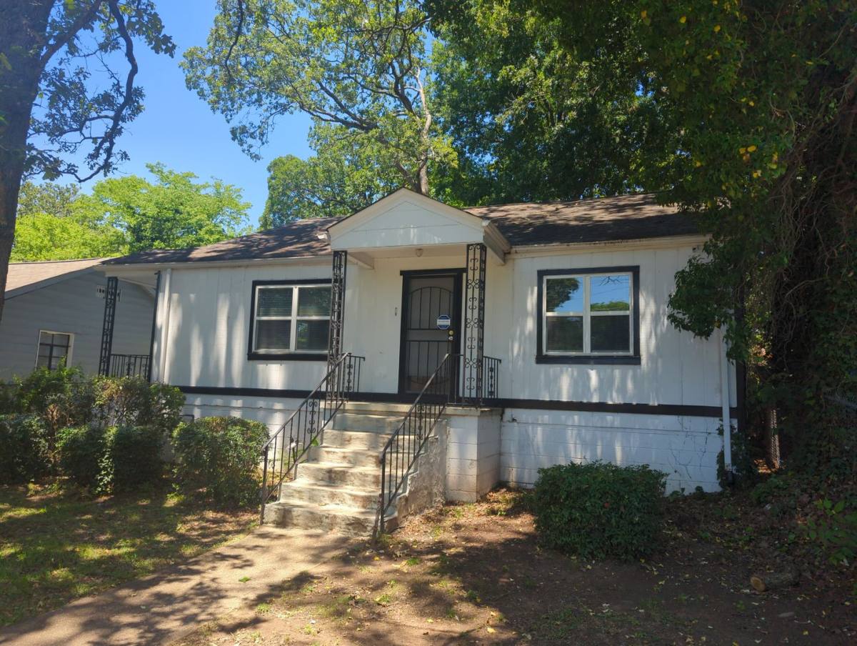 House for rent at 2419 Vine St, Chattanooga, TN 37404