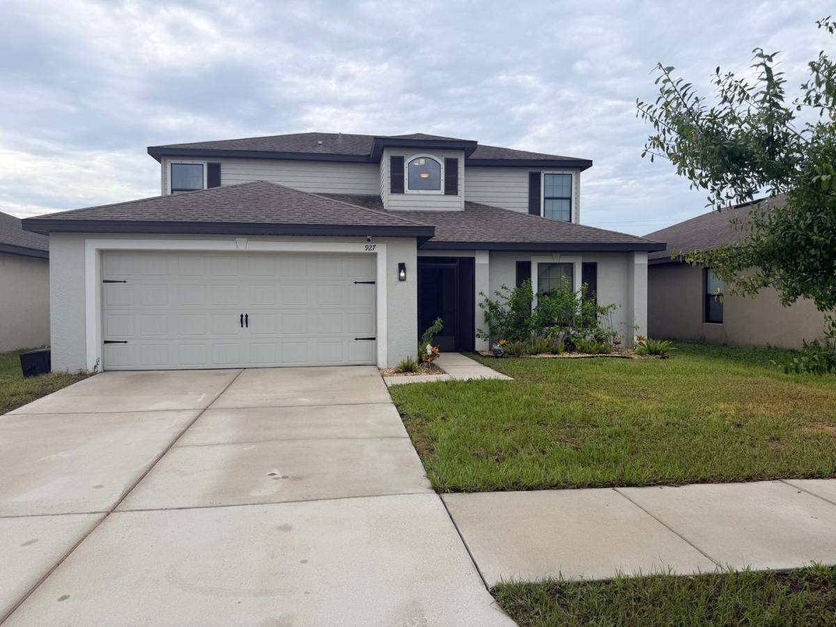 House for rent at 927 Culbreath Green Court, Ruskin, FL 33570