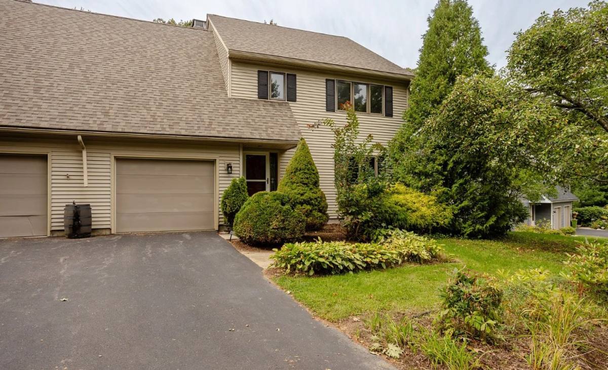 Townhouse for rent at 965 Williams Rd, Colchester, VT 05446