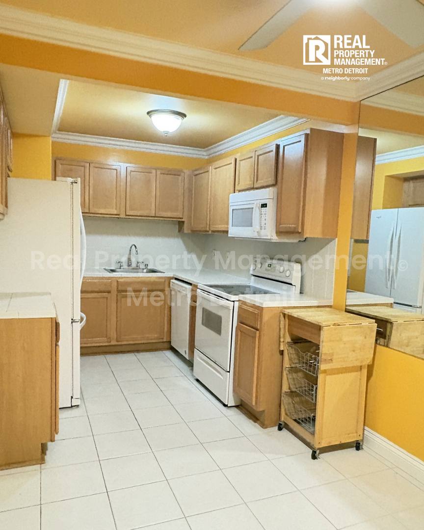 Condo for rent at 2375 Walton Blvd #20, Rochester, MI 48309
