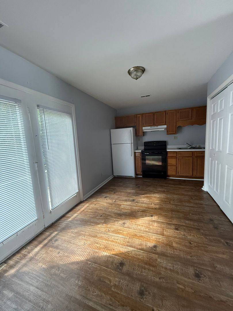 Apartment for rent at 311 Spring St, London, KY 40741