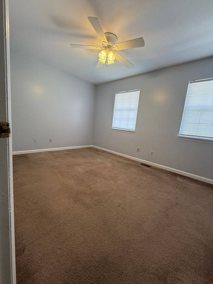 Apartment for rent at 311 Spring St, London, KY 40741