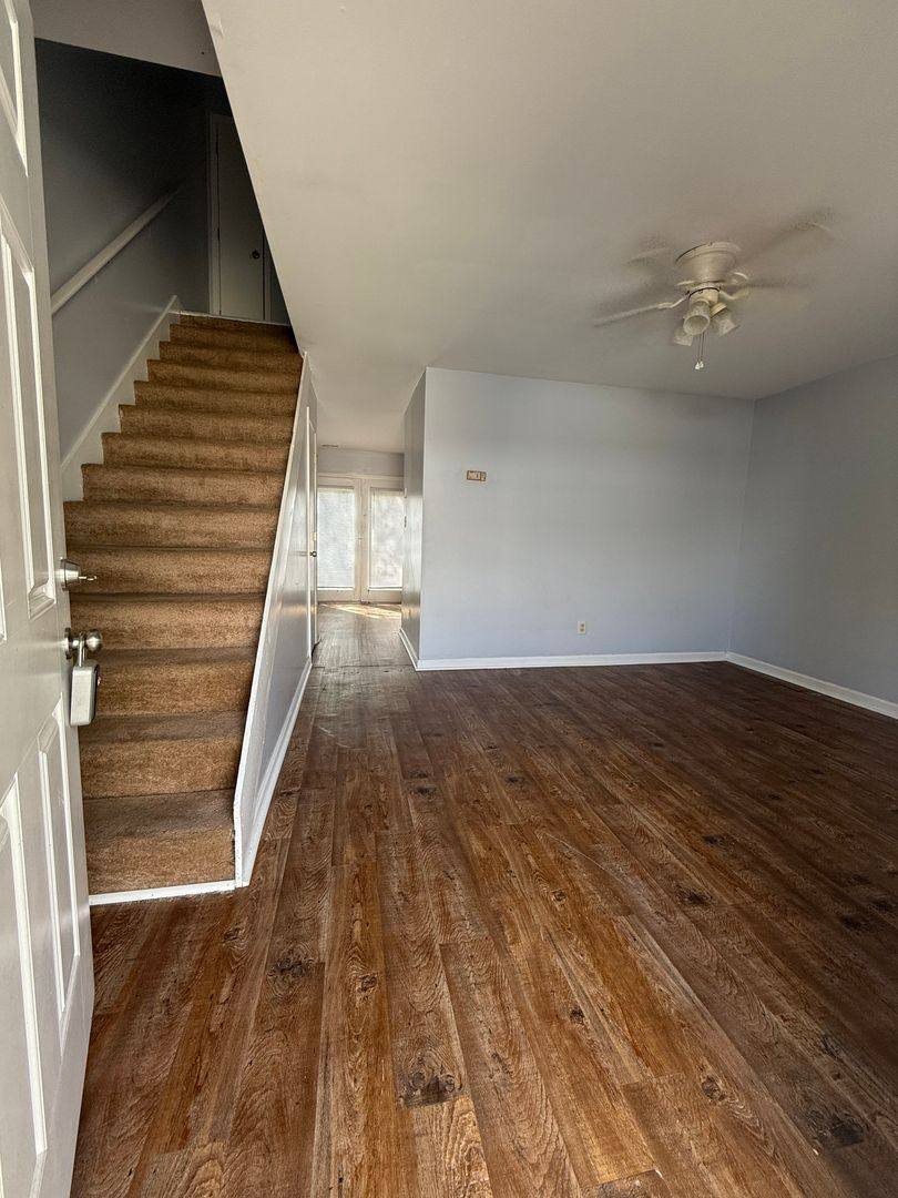 Apartment for rent at 311 Spring St, London, KY 40741