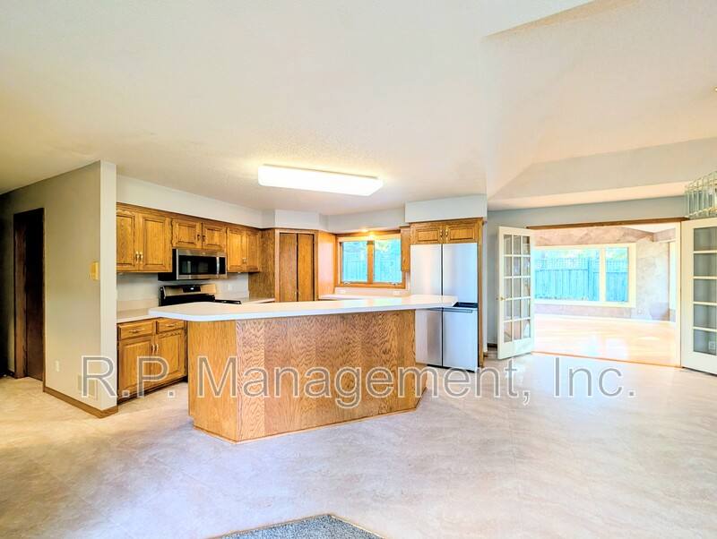 House for rent at 4626 Linnea Lane, Minnetonka, MN 55345