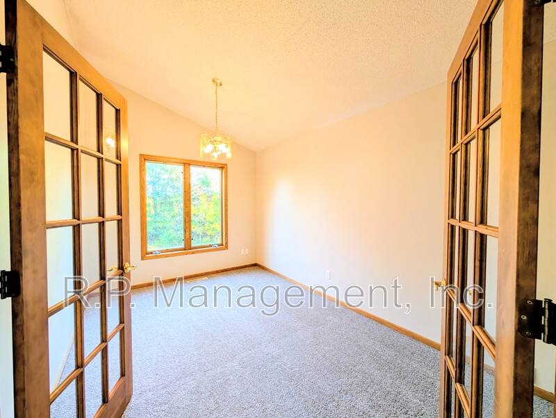 House for rent at 4626 Linnea Lane, Minnetonka, MN 55345