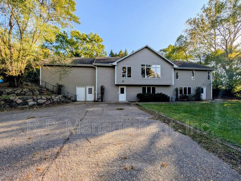 House for rent at 4626 Linnea Lane, Minnetonka, MN 55345
