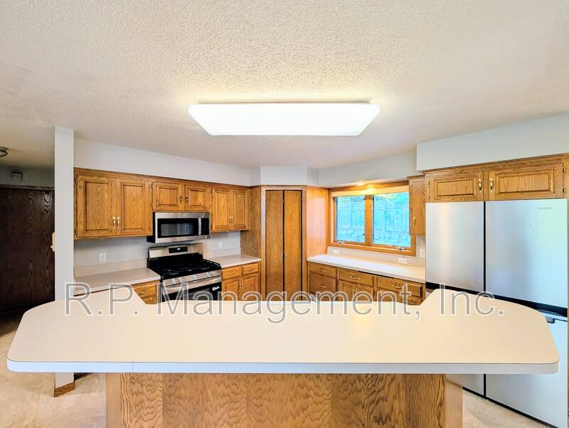 House for rent at 4626 Linnea Lane, Minnetonka, MN 55345