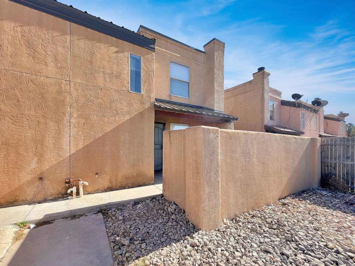 Apartment for rent at 4024-4030 N Calle Grande, Hobbs, NM 88240