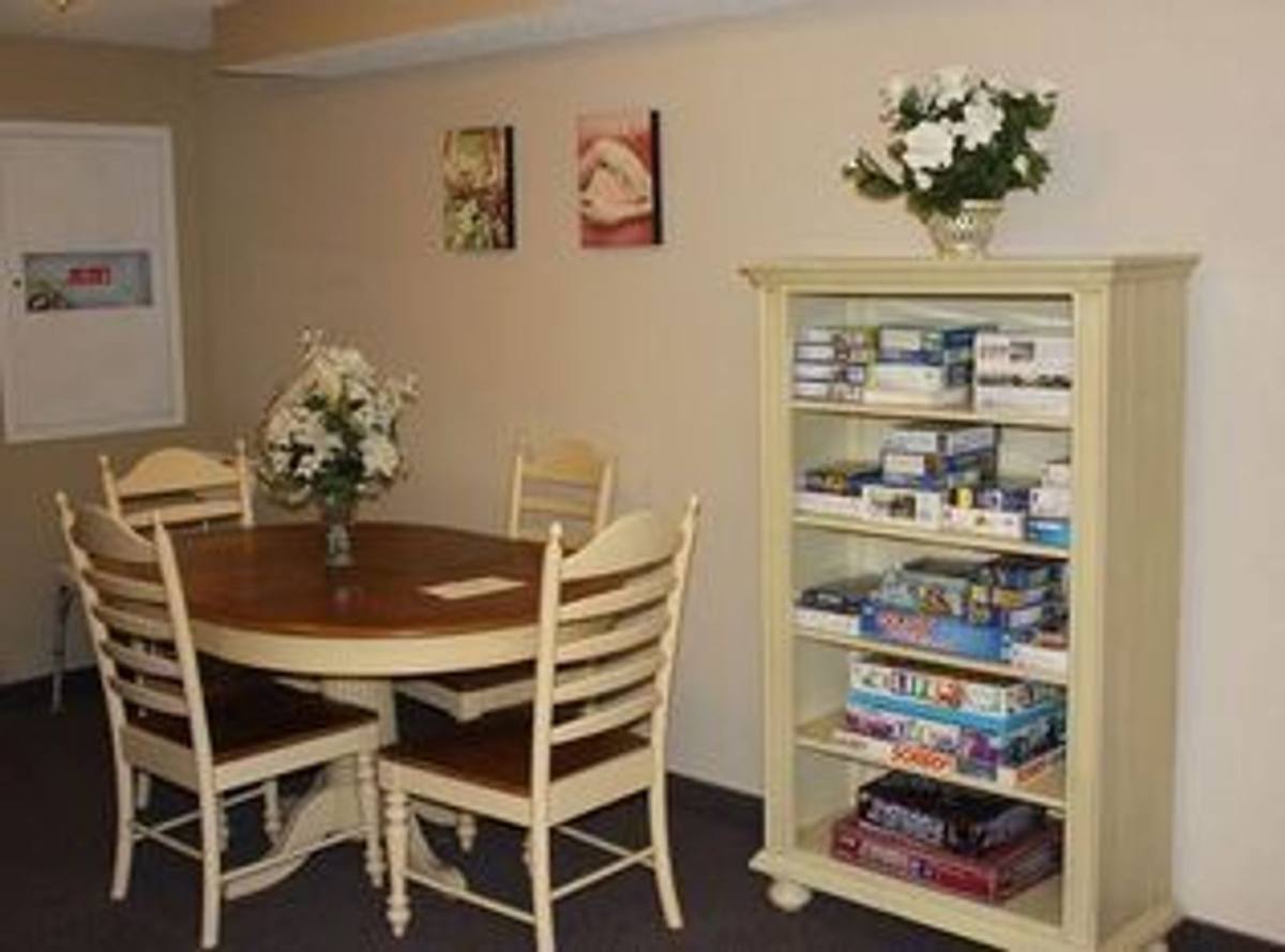 Apartment for rent at 910 N Harbor Bl, La Habra, CA 90631