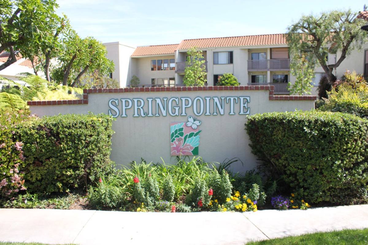 Apartment for rent at 910 N Harbor Bl, La Habra, CA 90631
