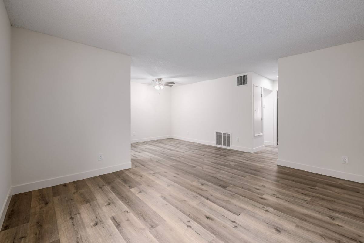 Apartment for rent at 1010 - 1012 E Acacia Ave, Glendale, CA 91205