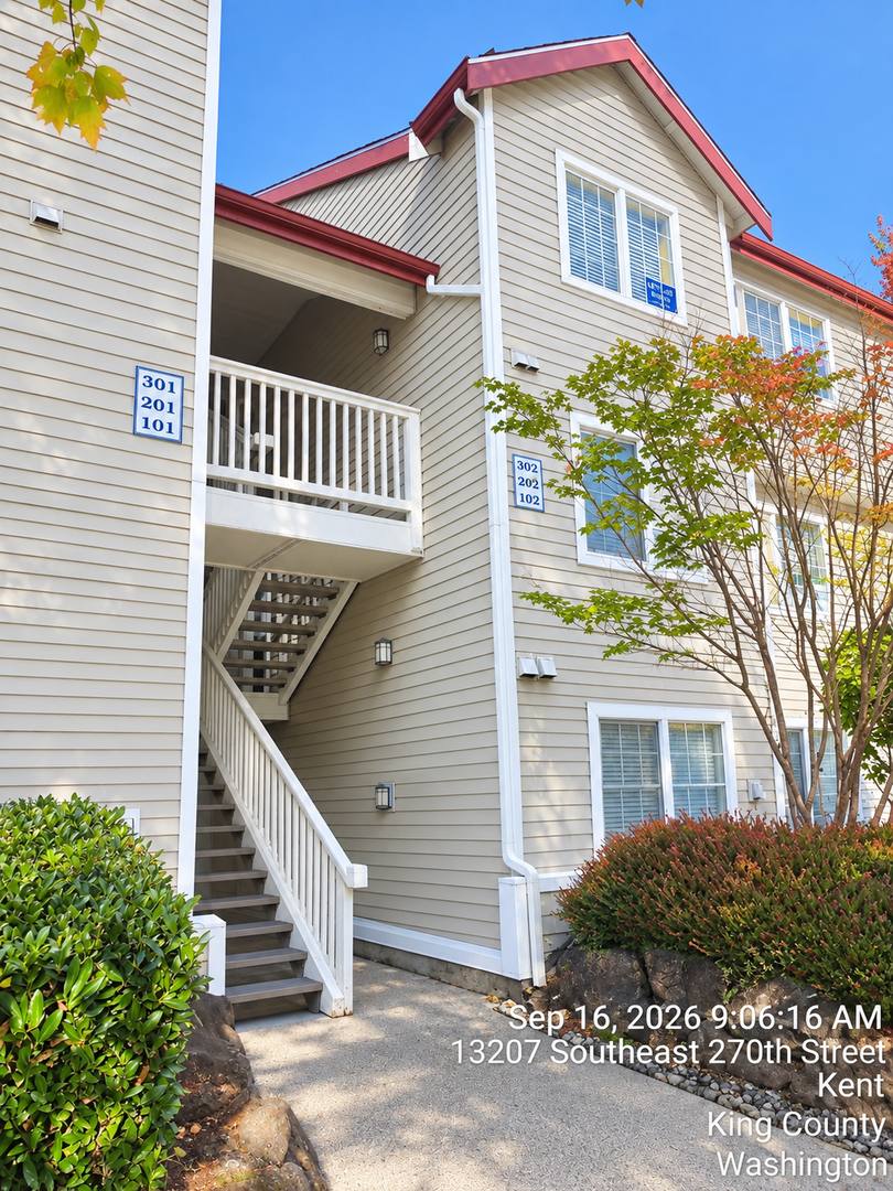 Condo for rent at 13306 SE 272nd St #202, Kent, WA 98042