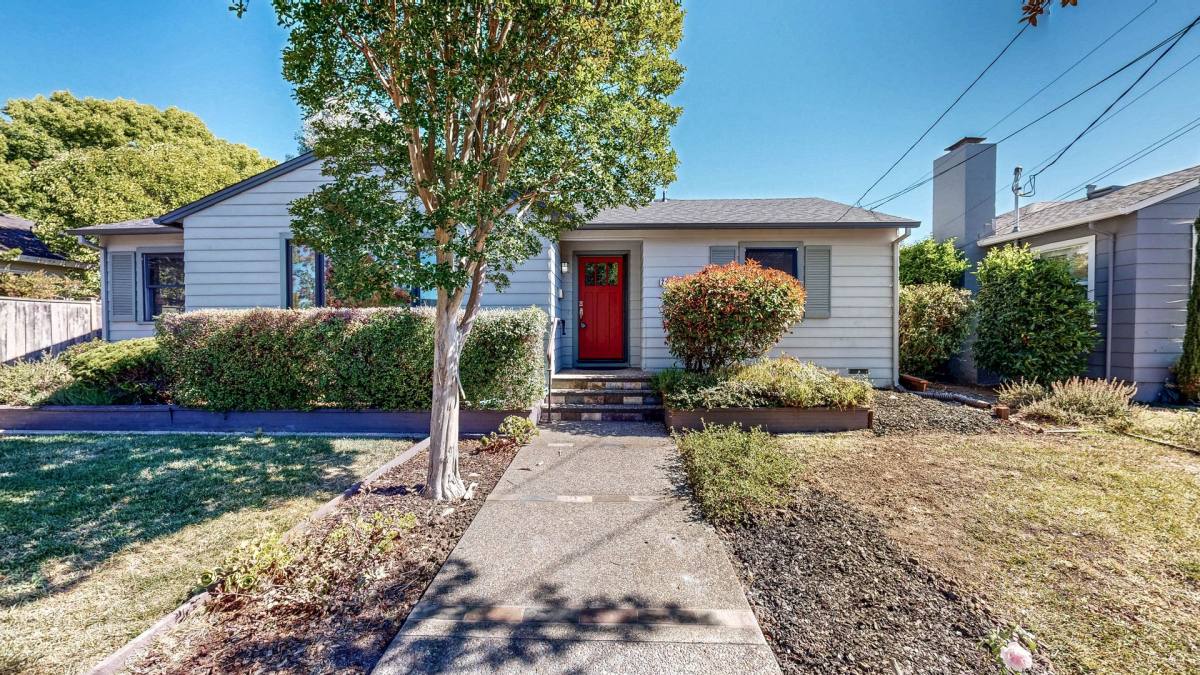 House for rent at 220 Alderbrook Dr, Santa Rosa, CA 95405