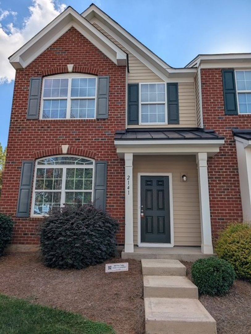 Townhouse for rent at 2093 Hoffman Rd, Gastonia, NC 28054