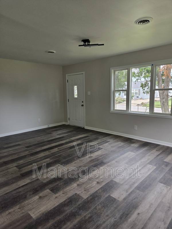 House for rent at 7425 Oak St, Davenport, IA 52806